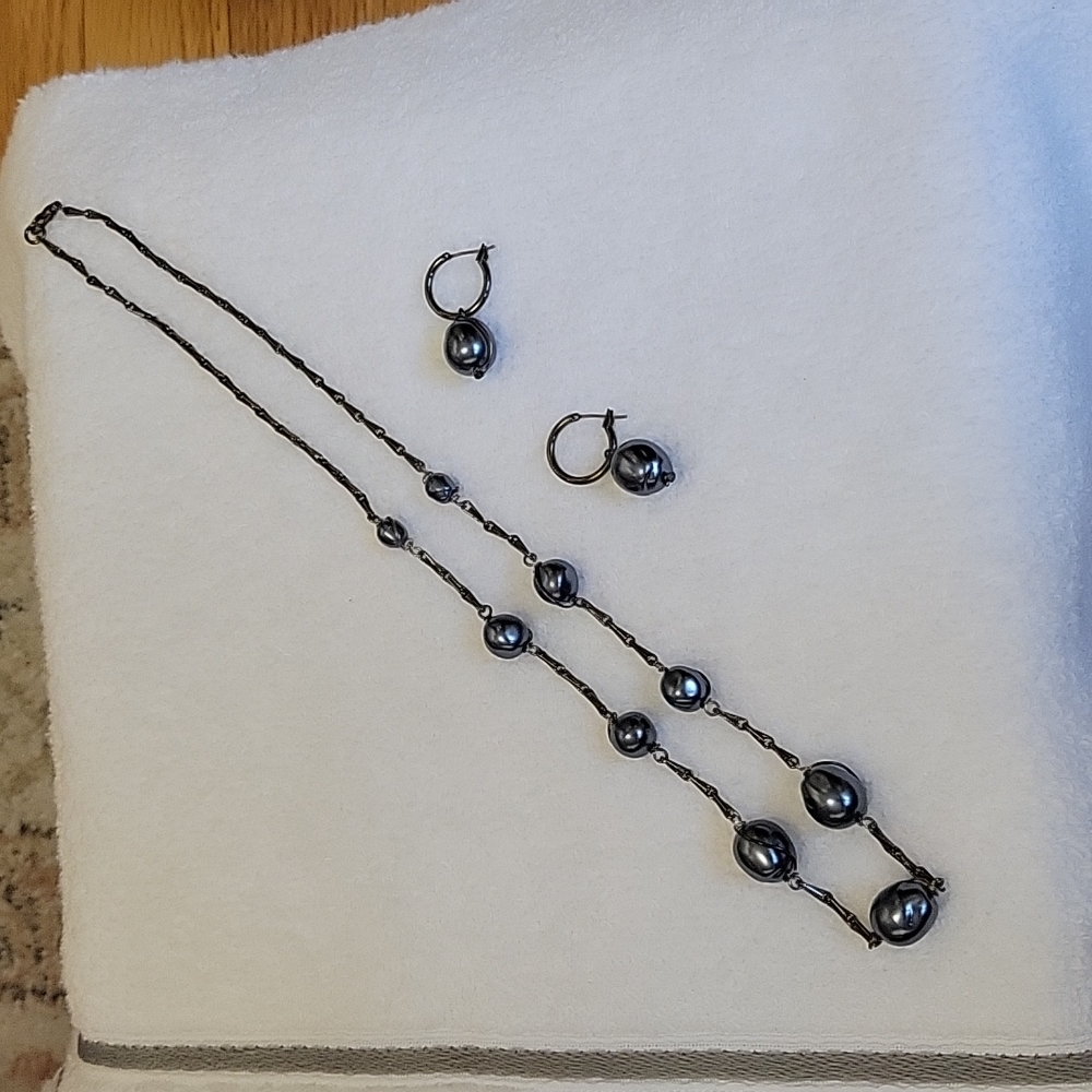 Gray beaded necklace & earrings
